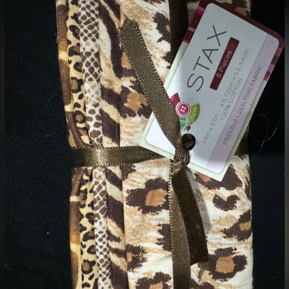 NWT Premium Quilting Fabric - Picture 2 of 3